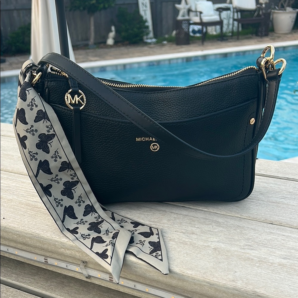 Michael Kors NWT Jet Set Crossbody
